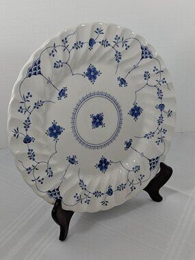 Dinner Plate Finlandia Pattern By Myott Staffordshire England 10 Inch